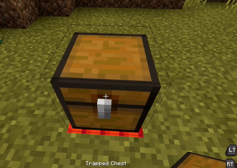 How to make a trapped chest in minecraft